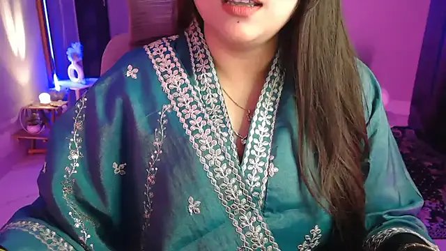 Mitikaa from StripChat