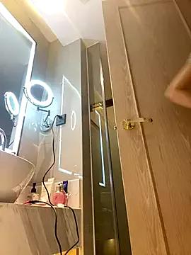 miumiu-66 from StripChat is Freechat