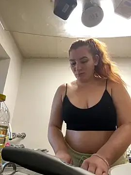 MOLO-ko on StripChat 