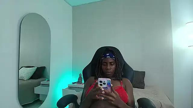 Naked Room MorenaLush_Eup 
