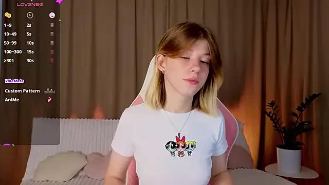 MuraLuxa from StripChat is Freechat