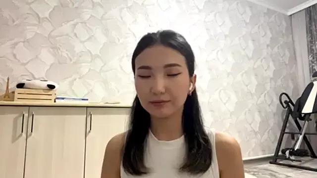 MyCuteLuna from StripChat