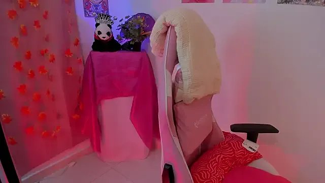 naharasoller from StripChat