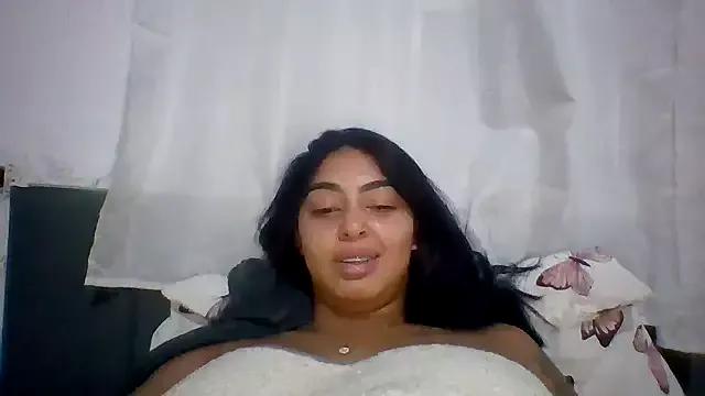 Nandinha777 from StripChat