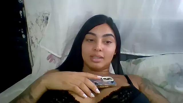 Nandinha777 from StripChat