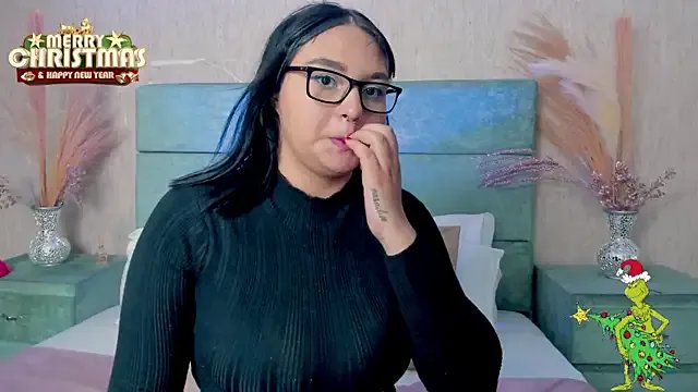 NaomySakura from StripChat