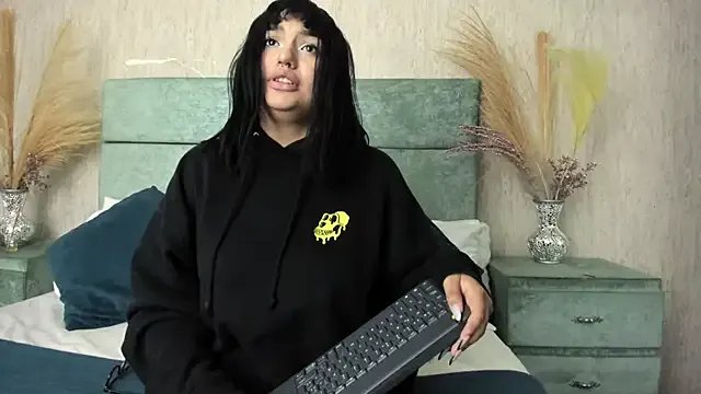 NaomySakura from StripChat