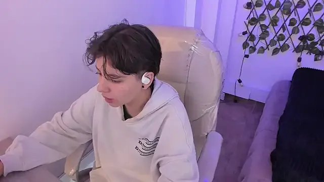 Nathaly_ds from StripChat