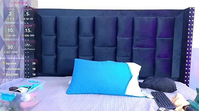 naughty_ebonyy from StripChat