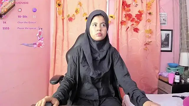 NaylaAbadi from StripChat