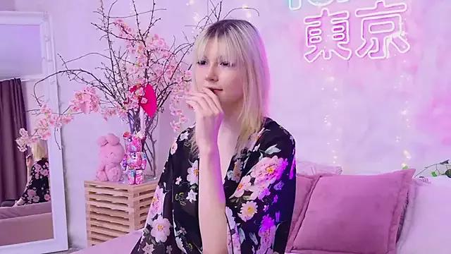 NellieLoyns from StripChat