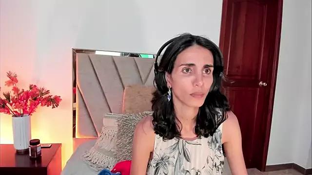 Naked Room Nina_Cavaali 