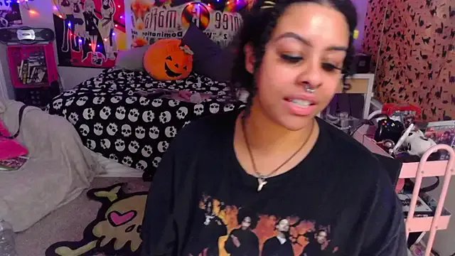 nintendhoe on StripChat 