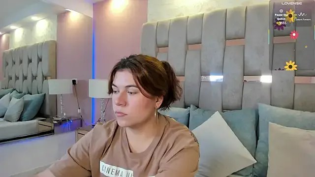 nora_zap from StripChat