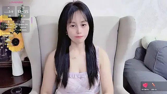 NovaNana from StripChat