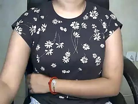 oceaneyees_ from StripChat