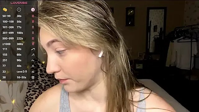 OrethaEredia from StripChat