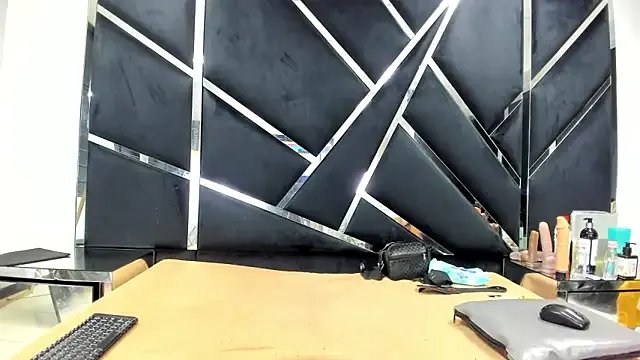 Oriana69_ from StripChat