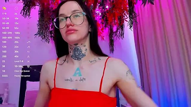 PalmLora on StripChat