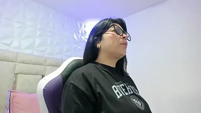 PauletteJ from StripChat