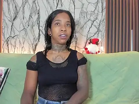 Pauline_Fox from StripChat