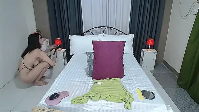 petitetsbigloads from StripChat