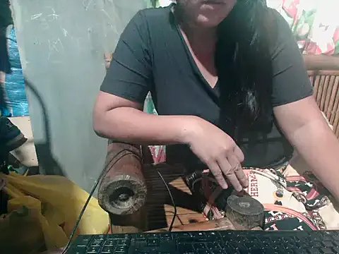 Pinay_Mama from StripChat