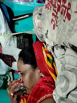 Pooja750 from StripChat