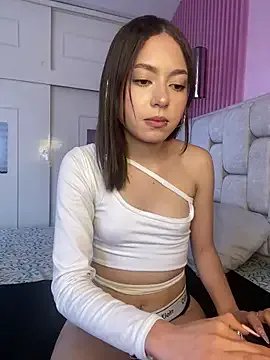 PrettyAmber from StripChat