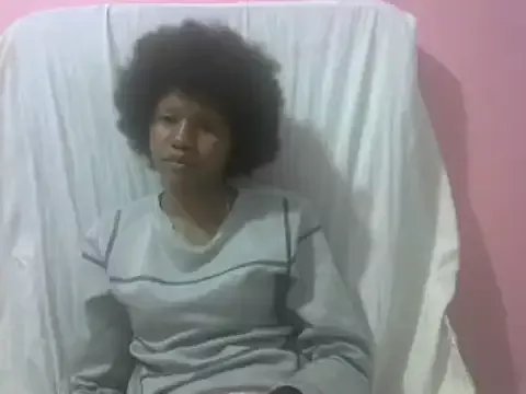 prettybeee from StripChat