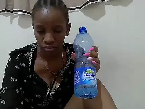 prettybeee from StripChat