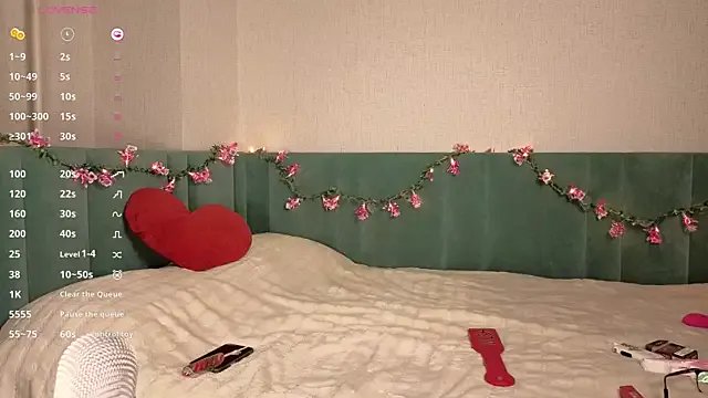 PrettyLilie from StripChat