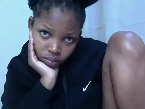 Queen-sasha from StripChat