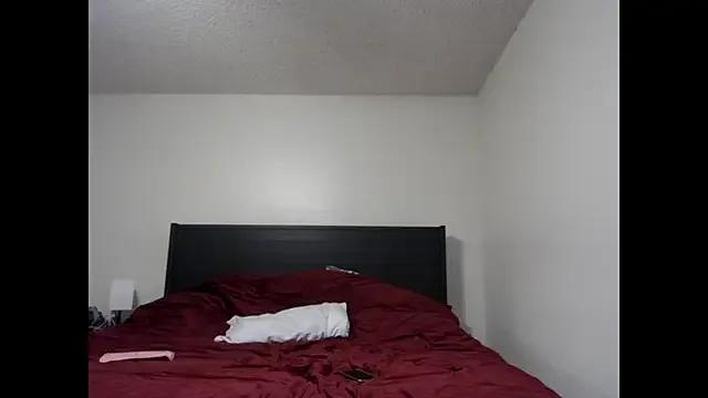 QueenLolaX from StripChat