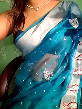 QueenOfHeart_07 from StripChat