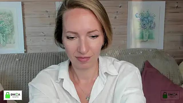 Queenymel from StripChat