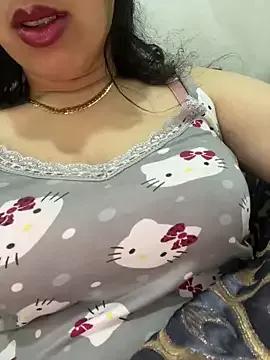 Naked Room Rasha-arabic 