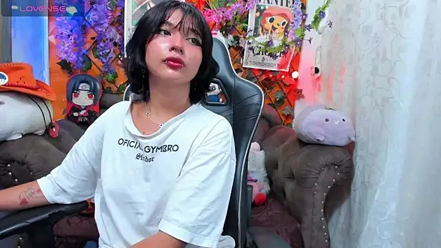 ravenn_20 from StripChat