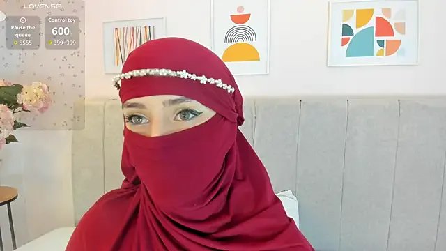 rawiya from StripChat