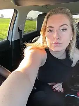 RebeccaSquirtsXXX from StripChat