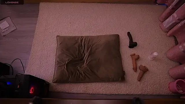 Redhead_Shark_new from StripChat