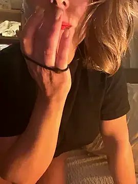 Reine_du_Vice84 from StripChat