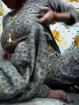 Ritika_Raniii on StripChat 