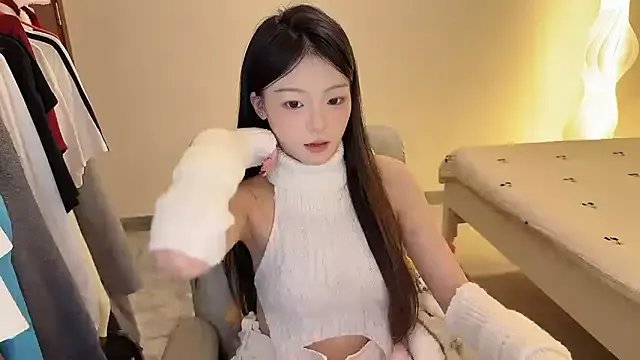 Robin-o3 from StripChat