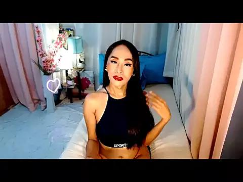 RomanticPearlTS from StripChat