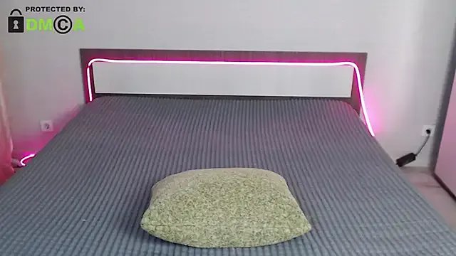 RonnieMilles on StripChat 