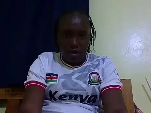 Roseroca33 from StripChat