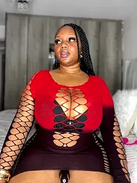 RoyalVibeXO from StripChat