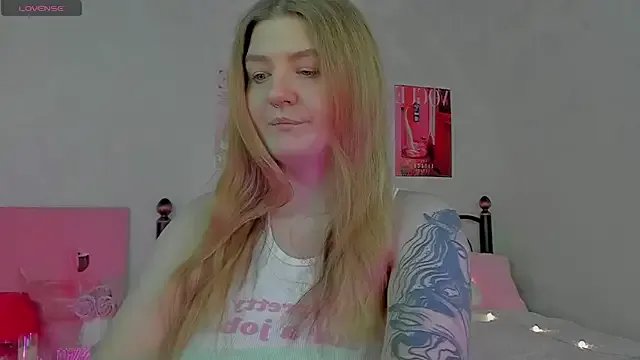 Ruby_Al1en from StripChat