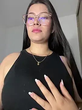 Saanvi21 from StripChat